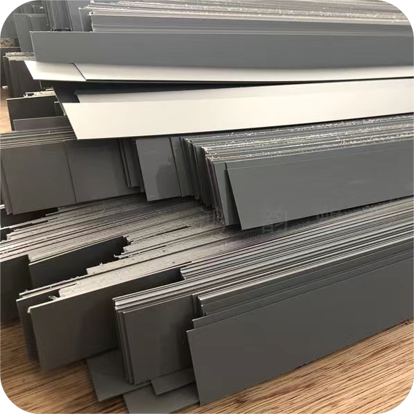 Серый лист ПВХ, нарезанный по размеру