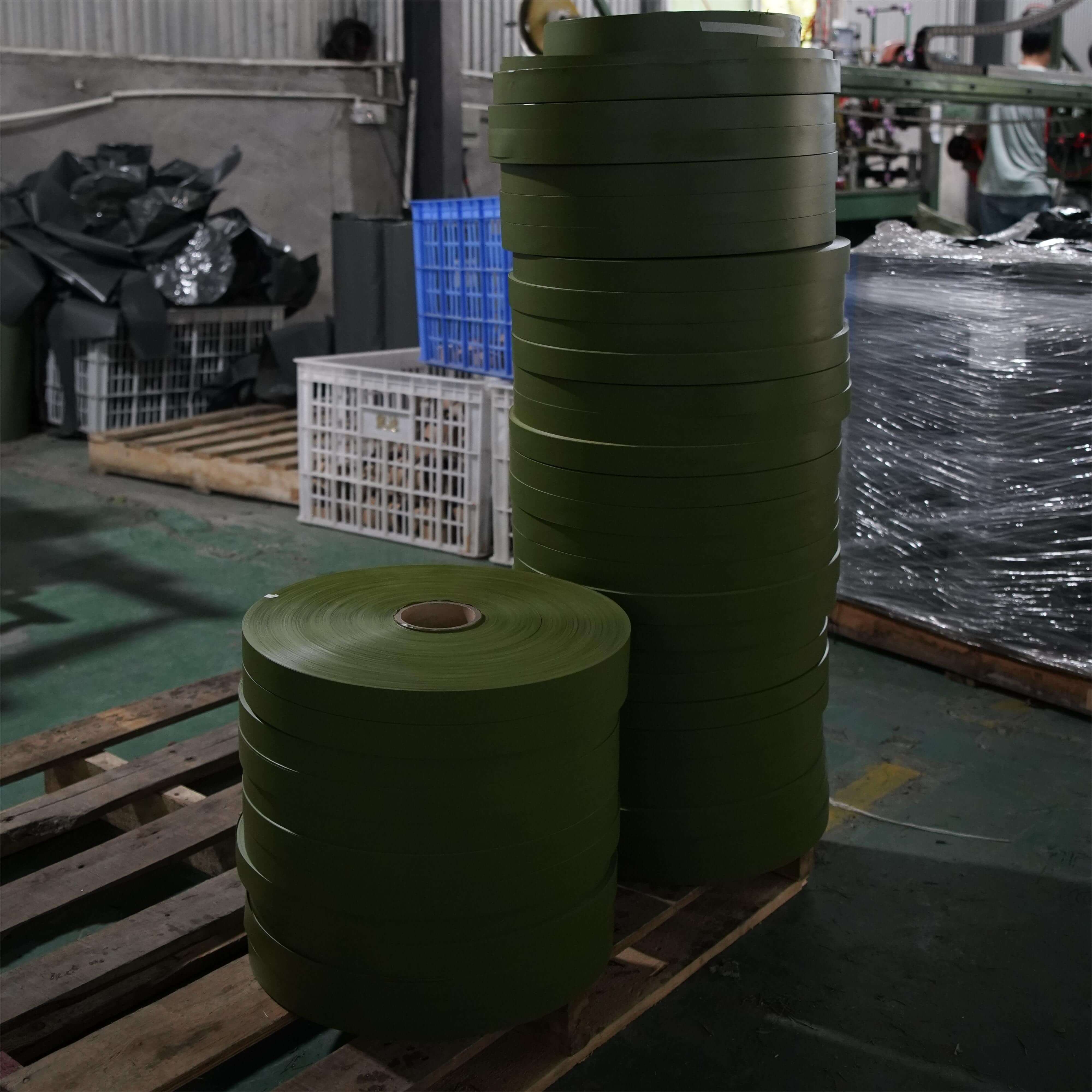 Автоматическая машина для резки пленки ПВХ.